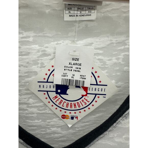 Red Sox Tee Women XL NWT White Blue Washed Out Short Sleeve Shirt Baseball - Picture 6 of 7